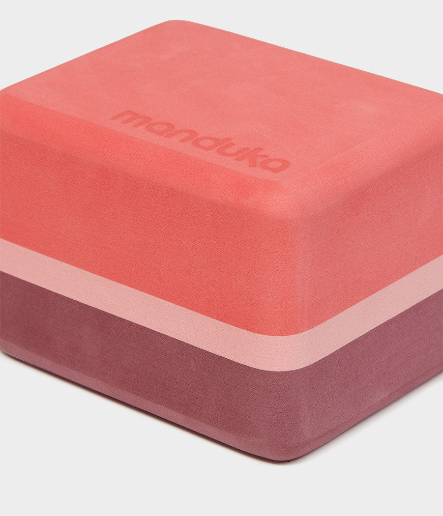 Gạch tập Yoga Manduka Recycled Foam Mini Travel Block - Clay