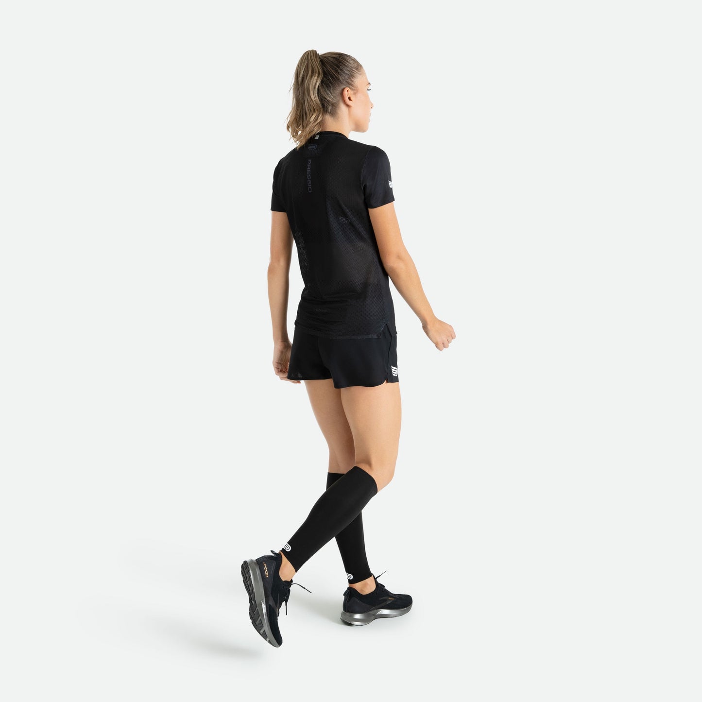 Áo Chạy Bộ Nữ Pressio Ārahi Tee - Đen (Black)