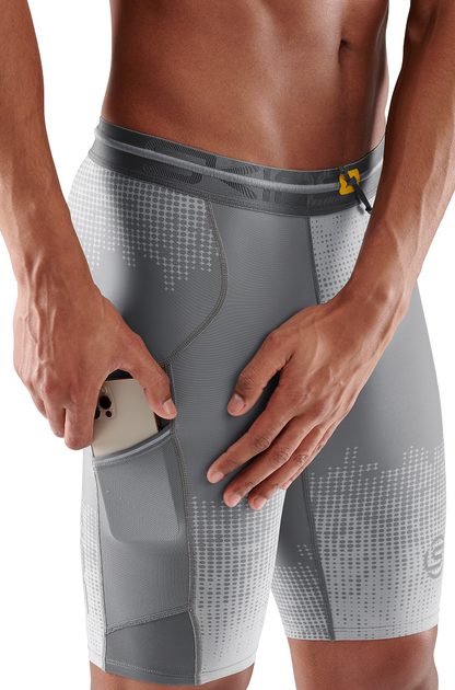 Quần Ngắn Bó Cơ Nam SKINS Compression 3-Series - Dot Fade Grey