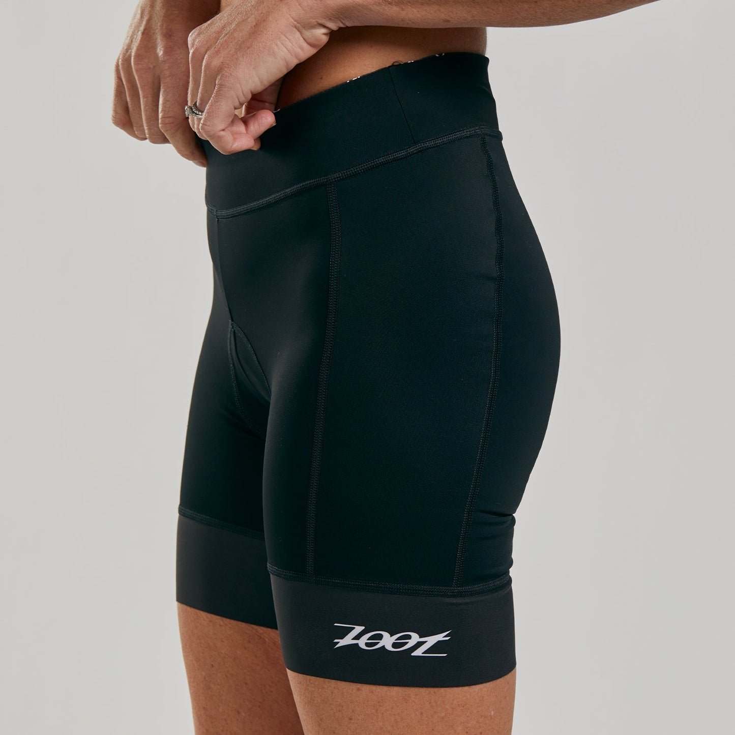 Áo đạp xe Nữ Zoot Custom Cycle Core Short - Đen (Black)