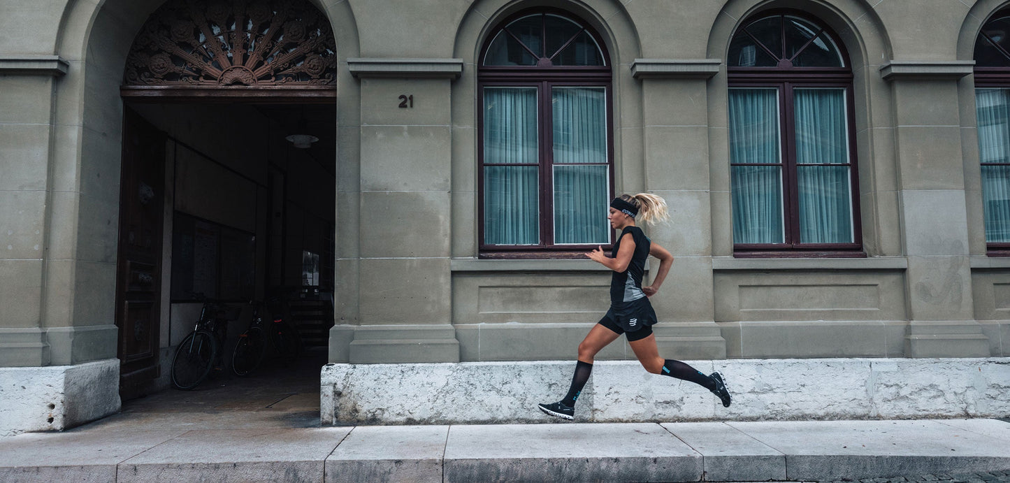 Váy quần thể thao Compressport Women's Performance Skirt - Đen (Black)