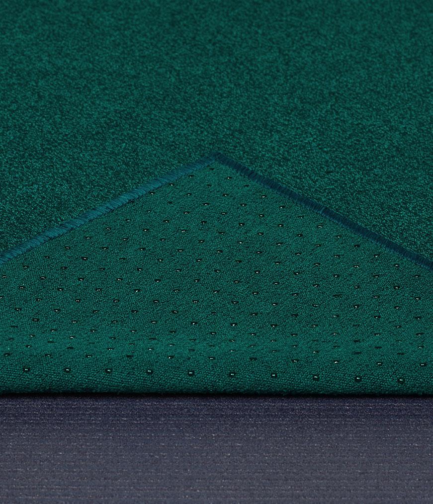 Khăn trải thảm Manduka Yogitoes Skidless Yoga Mat Towel 71''- Deep Sea 2.0