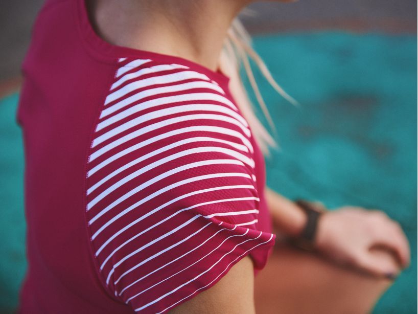 Áo chạy bộ Nữ Compessport Performance SS Tshirt - Hồng (Jazzy/Bird)