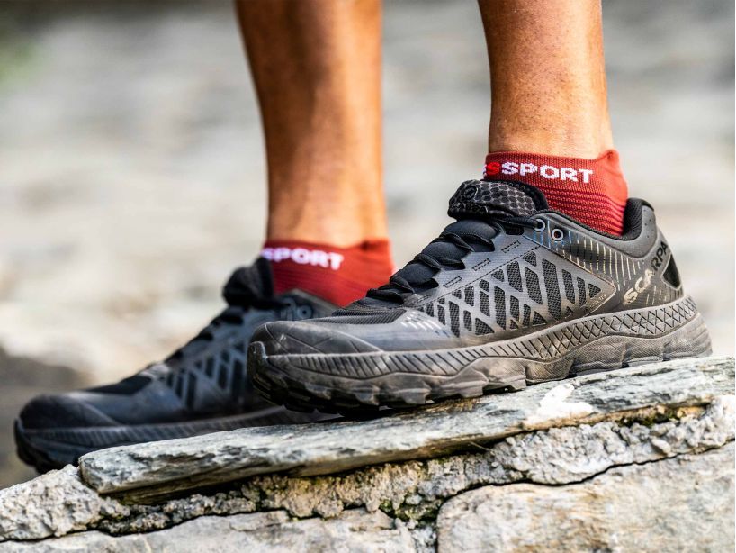 Tất chạy bộ Compessport Unisex's Pro Racing Socks V4.0 Run Low - SPD Apple/ DK Cheddar