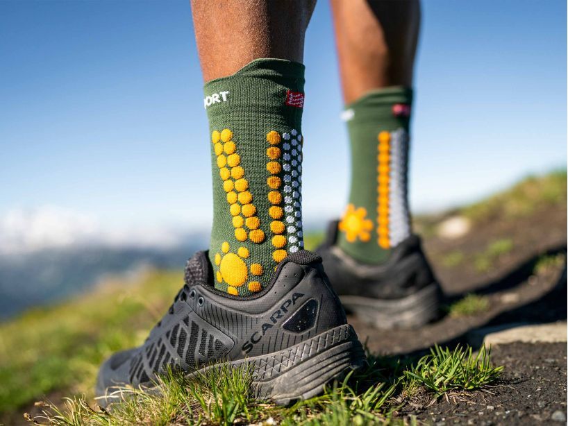 Tất chạy Trail Compressport Unisex's Pro Racing Socks V4.0 Trail - Xanh (RF Green/ DK Cheddar)