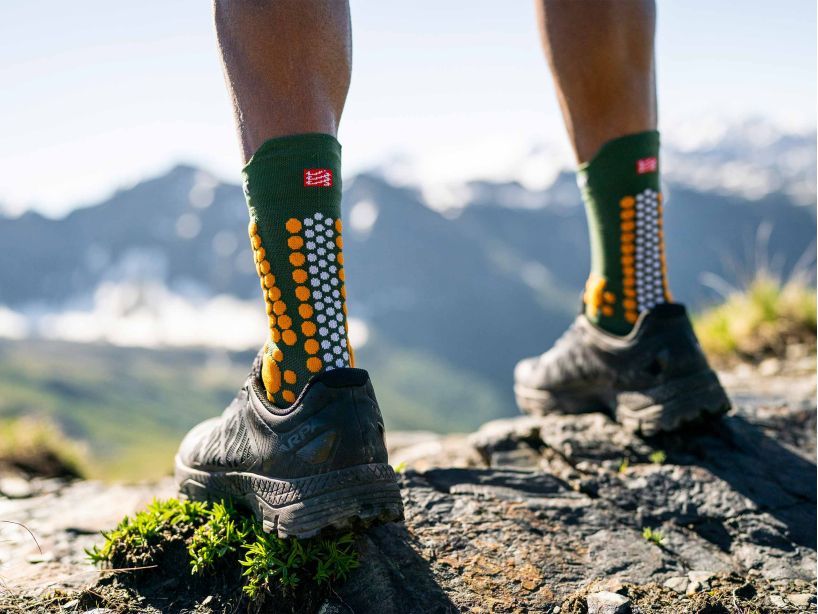 Tất chạy Trail Compressport Unisex's Pro Racing Socks V4.0 Trail - Xanh (RF Green/ DK Cheddar)