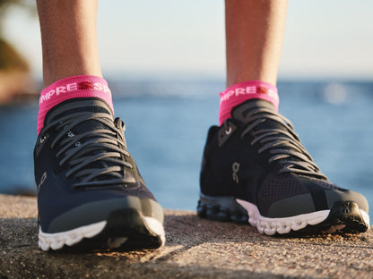 Tất chạy bộ Compressport Unisex's Pro Racing Socks v4.0 Run Low - Fluo Pink/Primerose