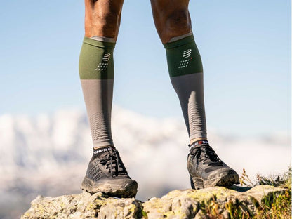 Băng bảo vệ bắp chân Compressport Unisex's 2V2 Calf Sleeve Rf - Xanh (Green/Steel Grey)