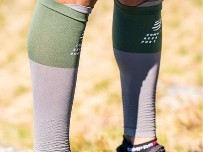 Băng bảo vệ bắp chân Compressport Unisex's 2V2 Calf Sleeve Rf - Xanh (Green/Steel Grey)