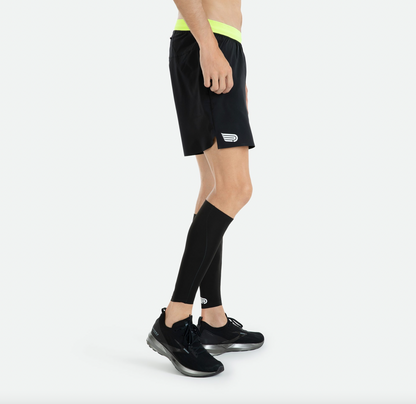 Quần chạy bộ Nam Pressio Ārahi 6.5" Short - Đen/Xanh (Black/Green)